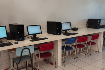 Manutenção de Computadores - Escola municipal José Eduardo Mendonça( Rural)