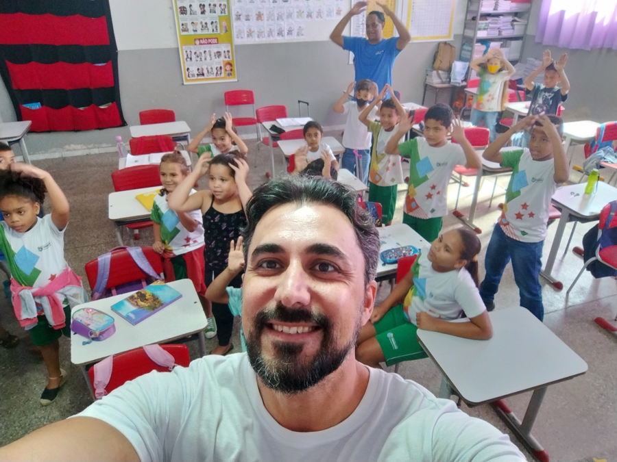 Especialistas afirmam que é necessário desenvolver programa de educação digital em todo o País